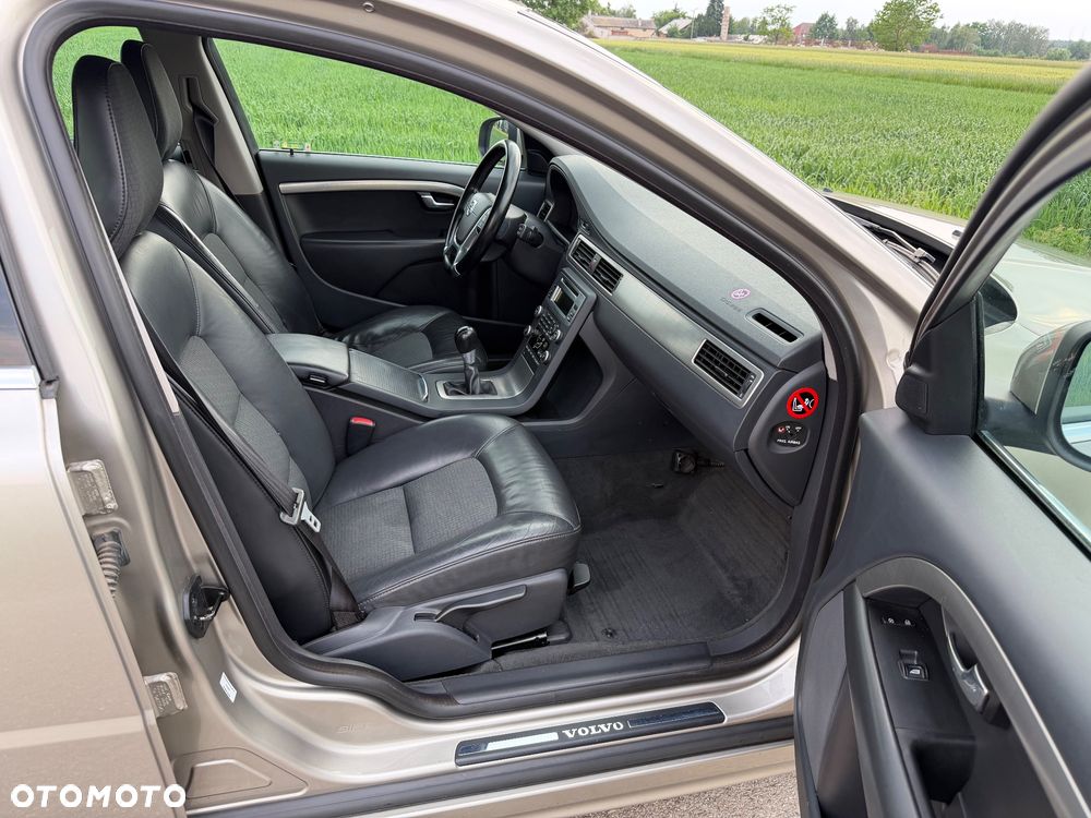 Volvo V70 2.5T R-Design Summum - 11