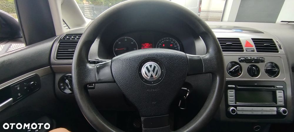 Volkswagen Touran 1.9 TDI Conceptline - 18