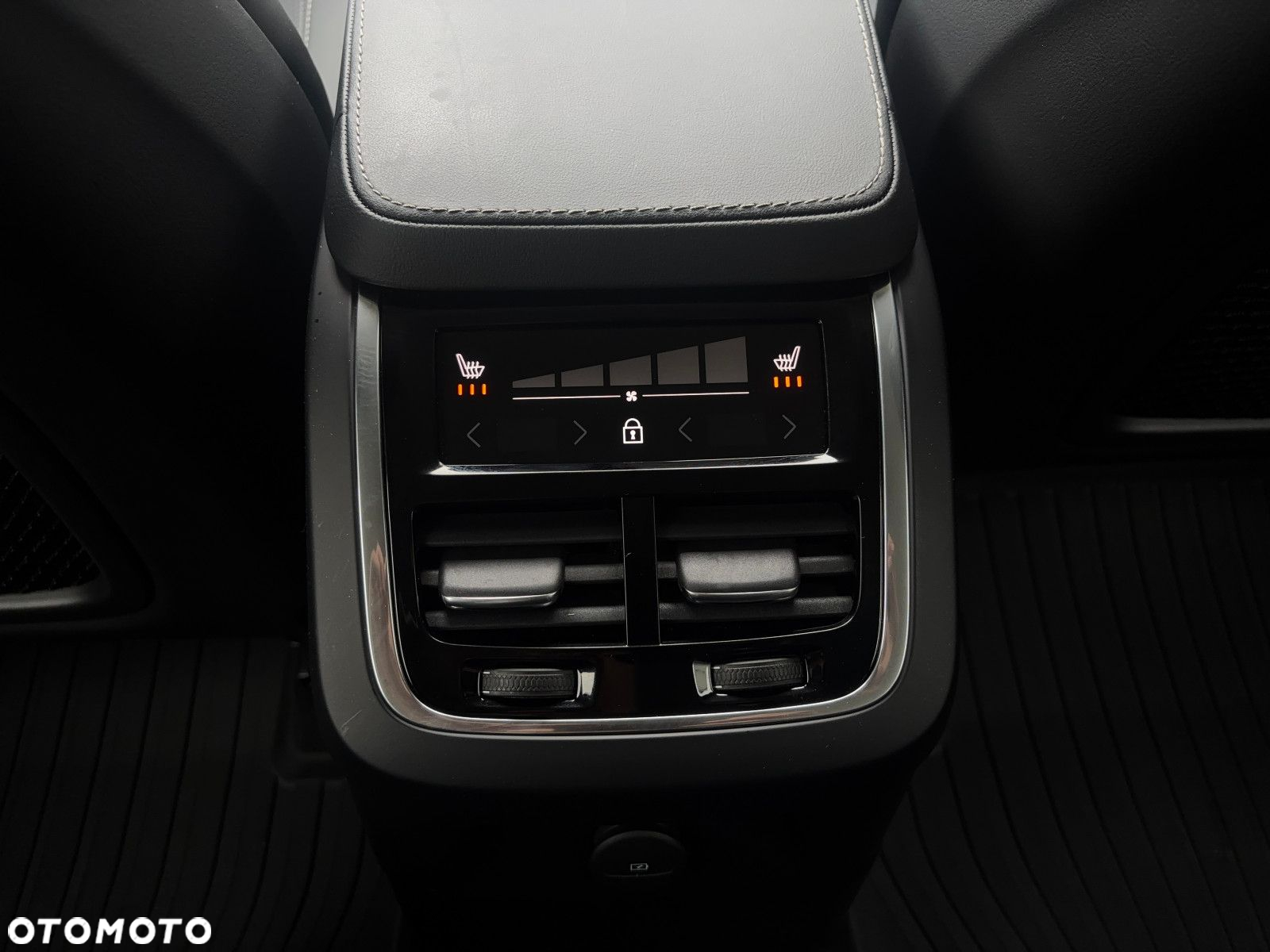 Volvo XC 90 - 20