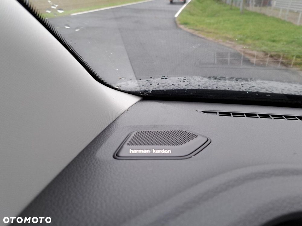 Volkswagen Nowa Caravelle Style silnik: 2,0 l TDI 170 KM /  8-biegowa automatyczna 4MOTION rozstaw osi: 3500 mm - 18