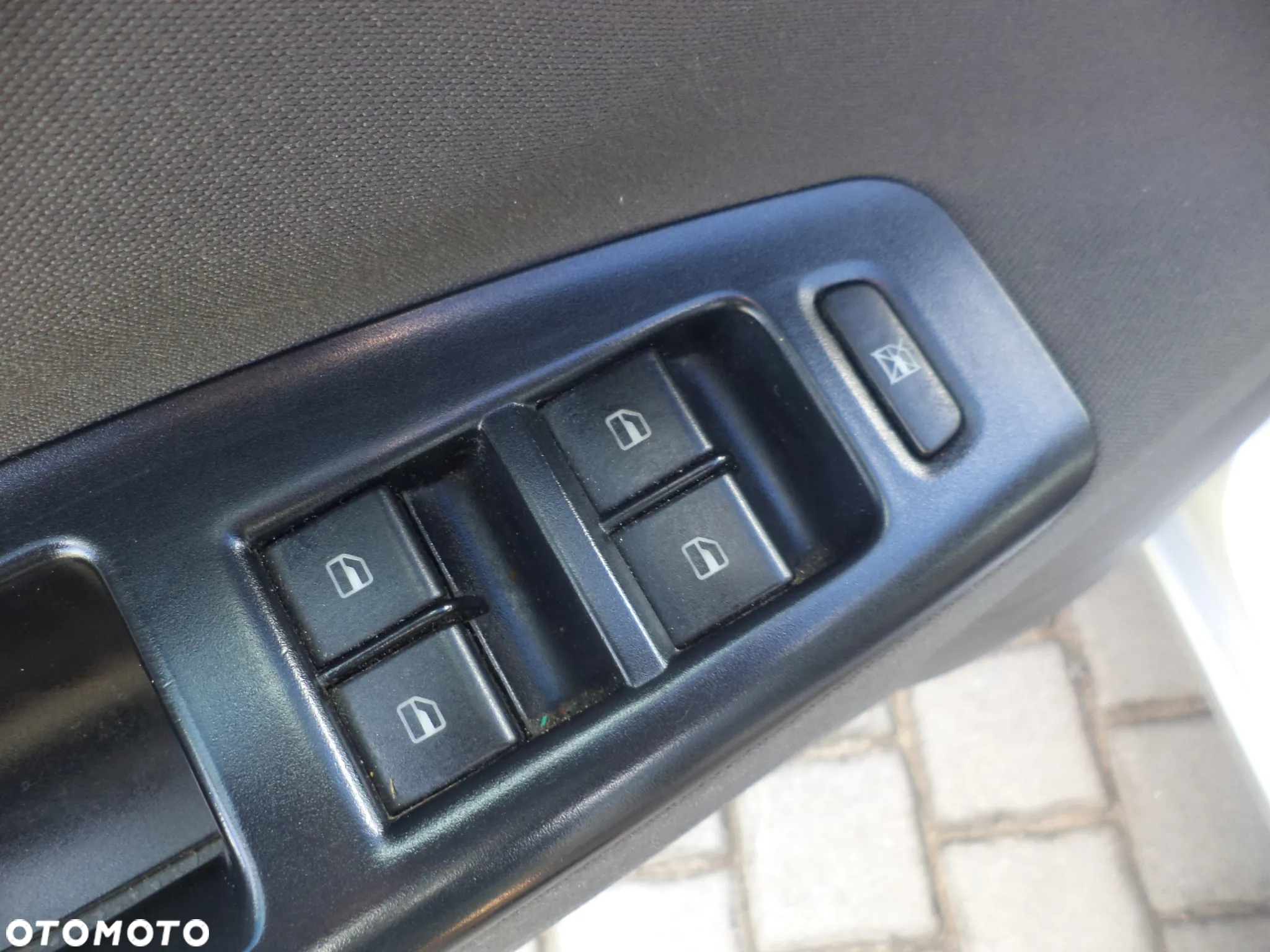Volkswagen Polo 1.9 TDI Highline - 27