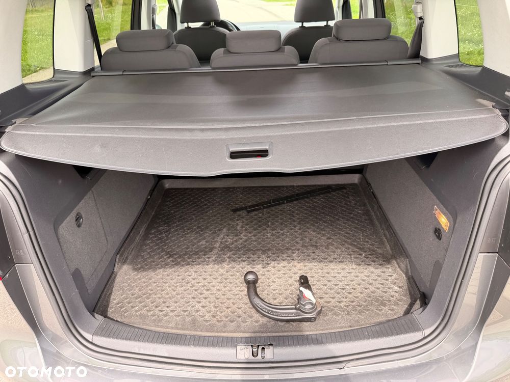 Volkswagen Touran 2.0 TDI DPF DSG Highline - 23