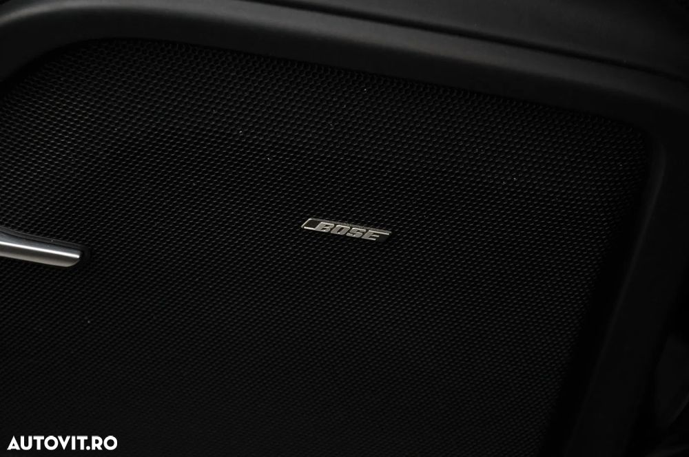 Porsche Cayenne 3.0 L - 16