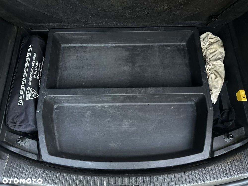Volkswagen Touran - 41