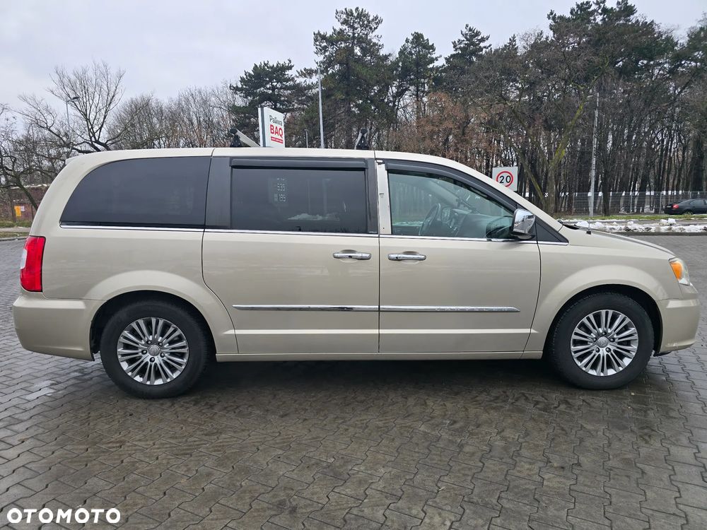 Chrysler Town & Country 3.6 Touring - 11