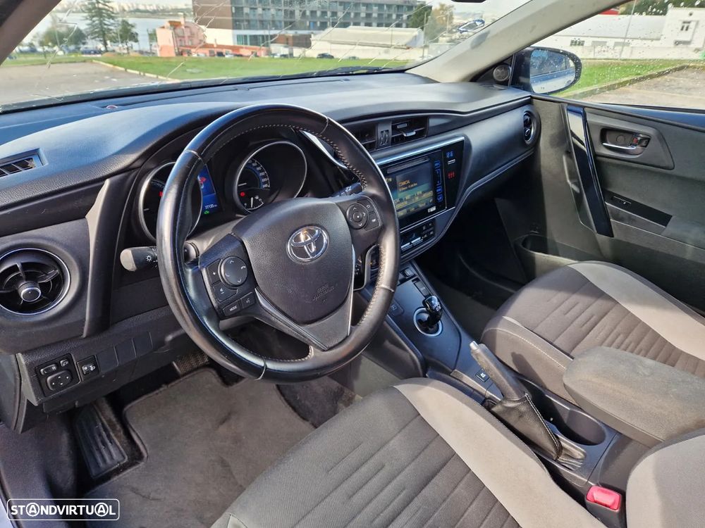 Toyota Auris 1.8 HSD Comfort +P.Sport+Navi - 7