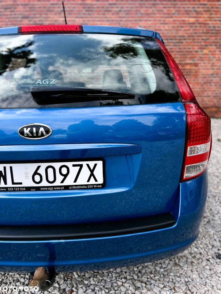 Kia Ceed - 32