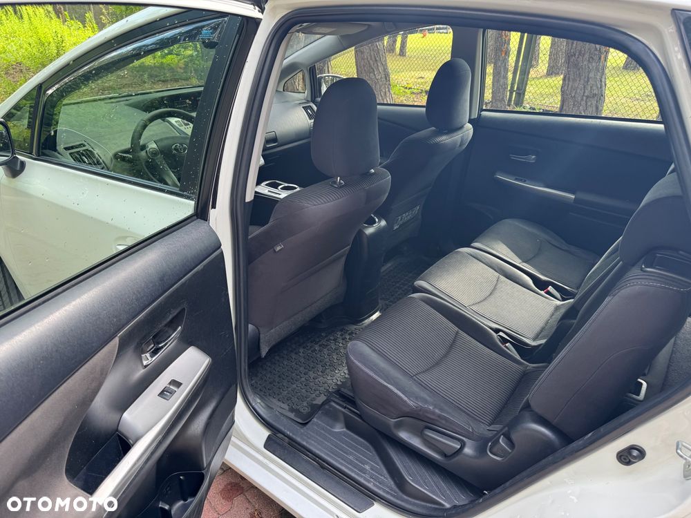 Toyota Prius+ - 13