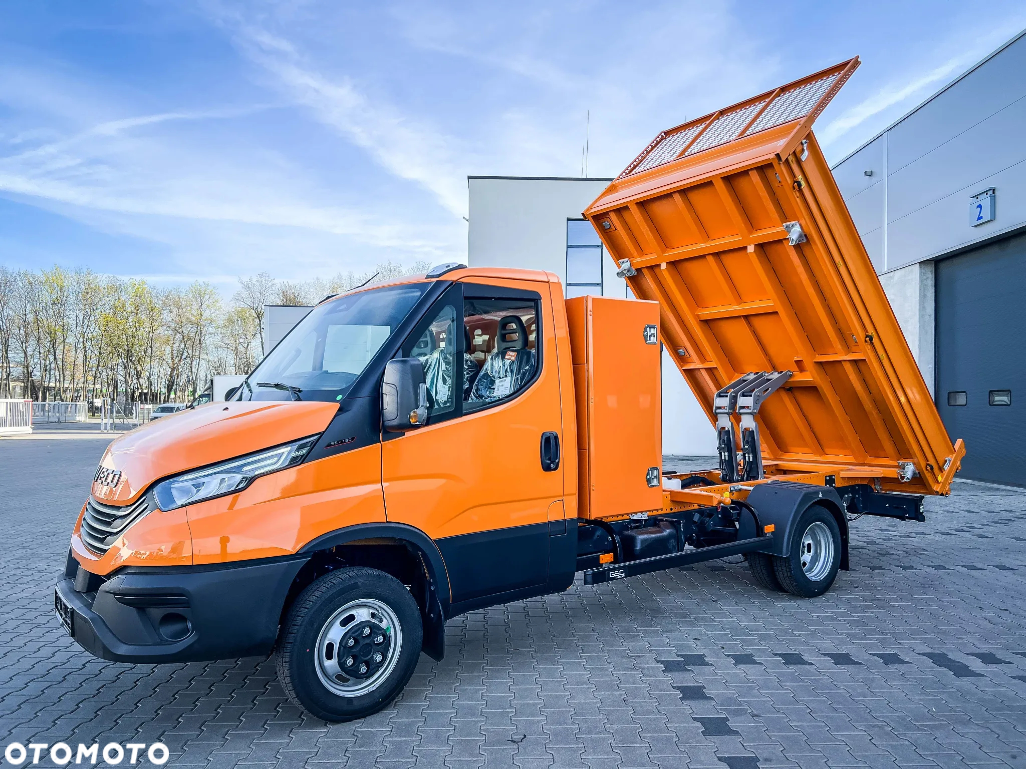 Iveco Daily 35C18H 3.0 Diesel, 6MT, Wywrot & ToolBox - 24