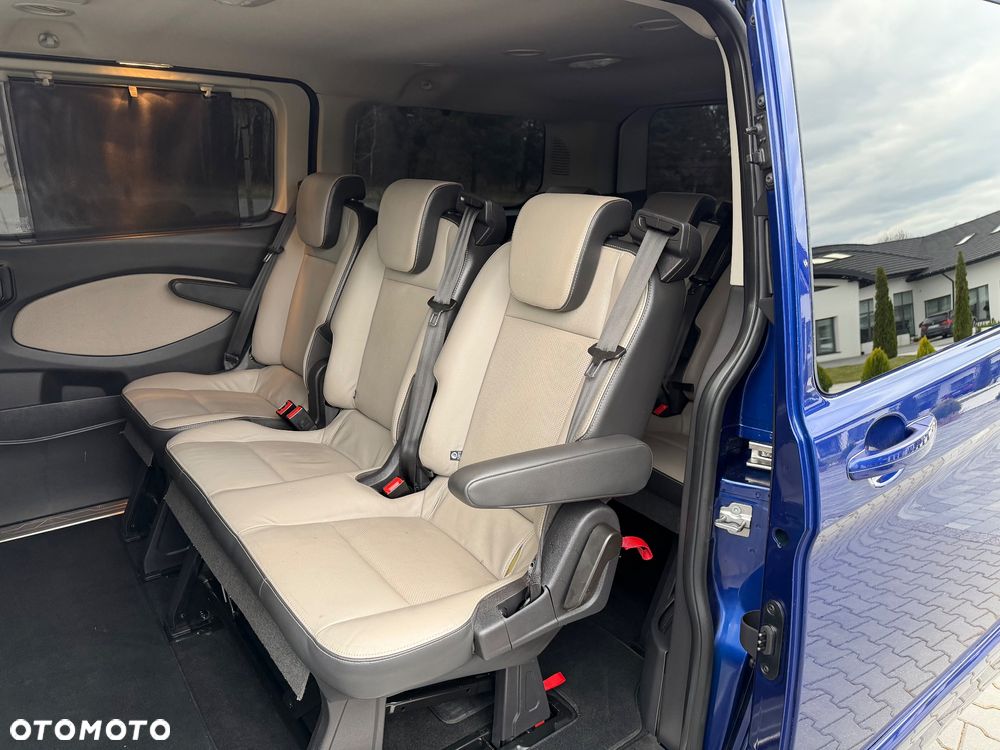 Ford Tourneo Custom - 36