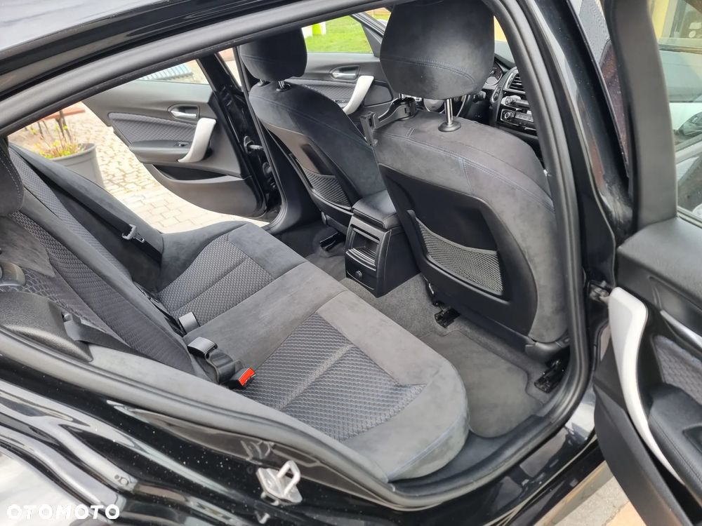 BMW Seria 1 120d xDrive Edition M Sport Shadow - 11