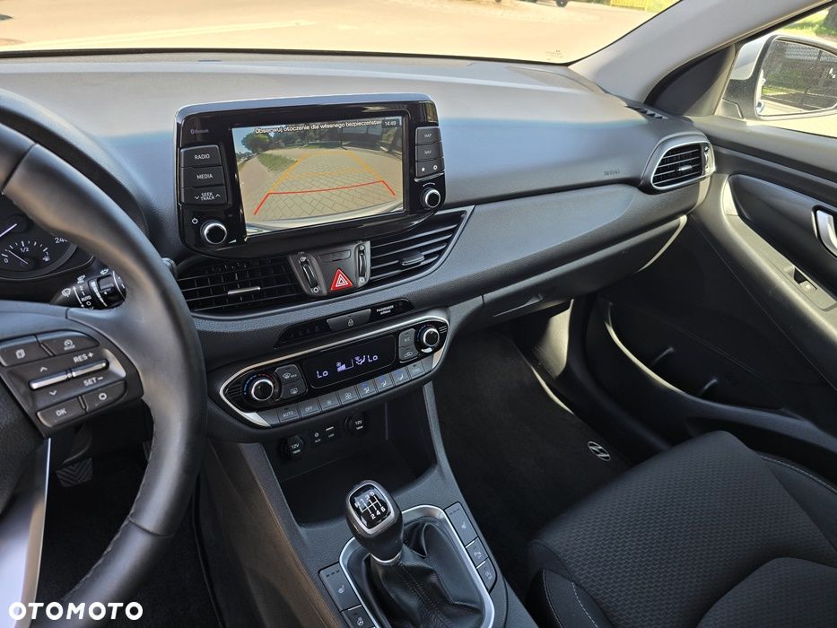 Hyundai i30 1.6 D Premium - 28