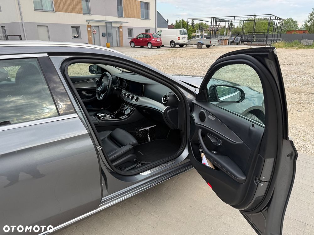 Mercedes-Benz Klasa E 220 d Business Edition 9G-TRONIC - 25