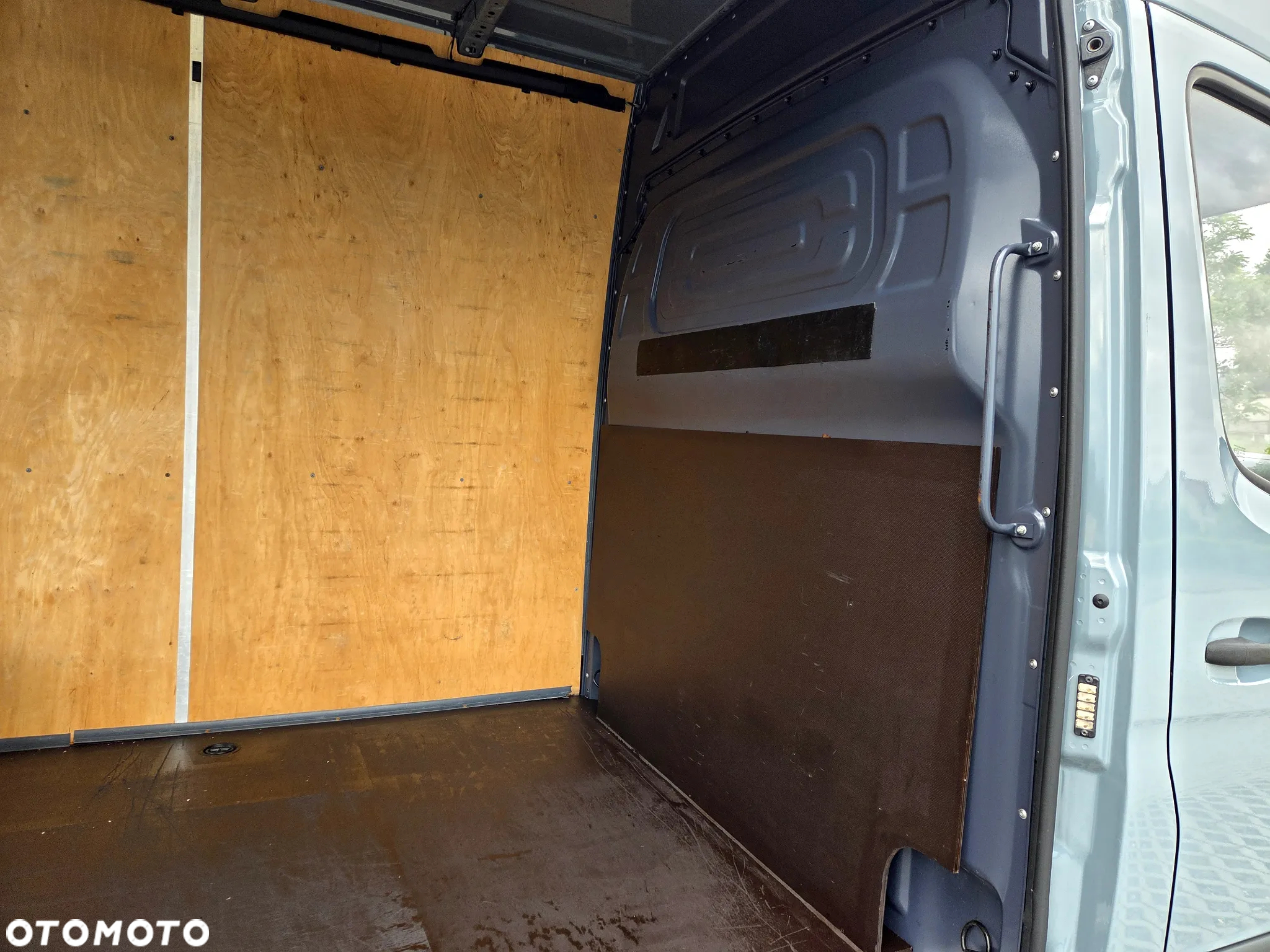 Mercedes-Benz Sprinter - 21