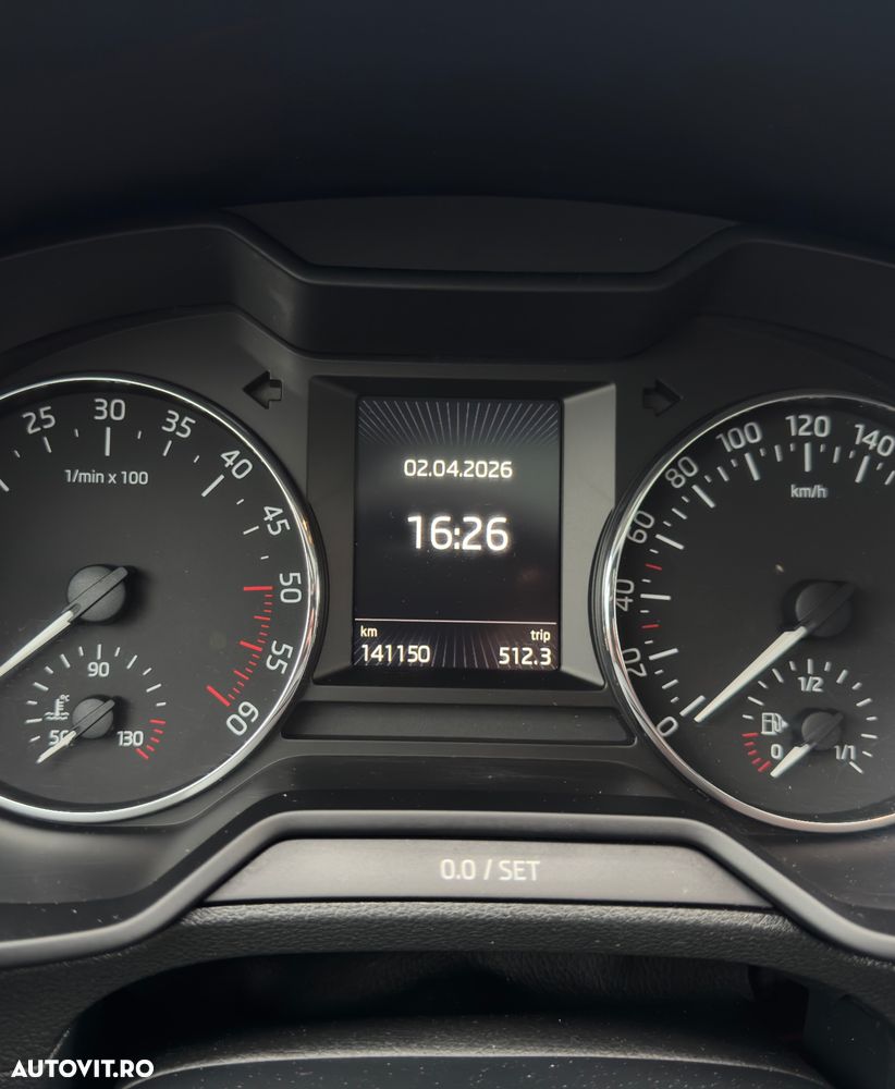 Skoda Octavia 1.6 TDI STYLE DSG - 6