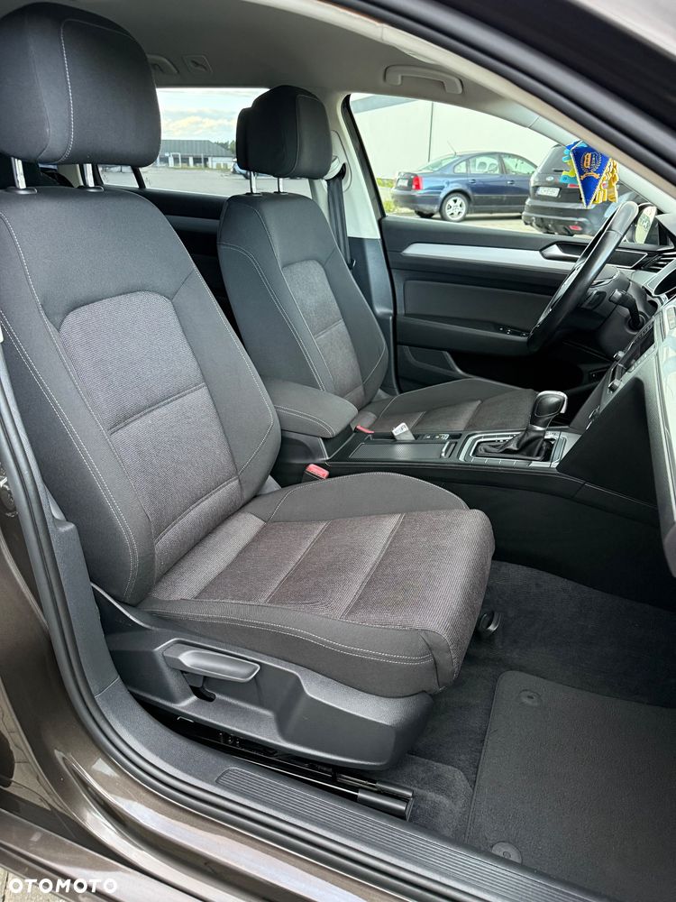 Volkswagen Passat Variant 2.0 TDI DSG (BlueMotion Technology) Trendline - 24