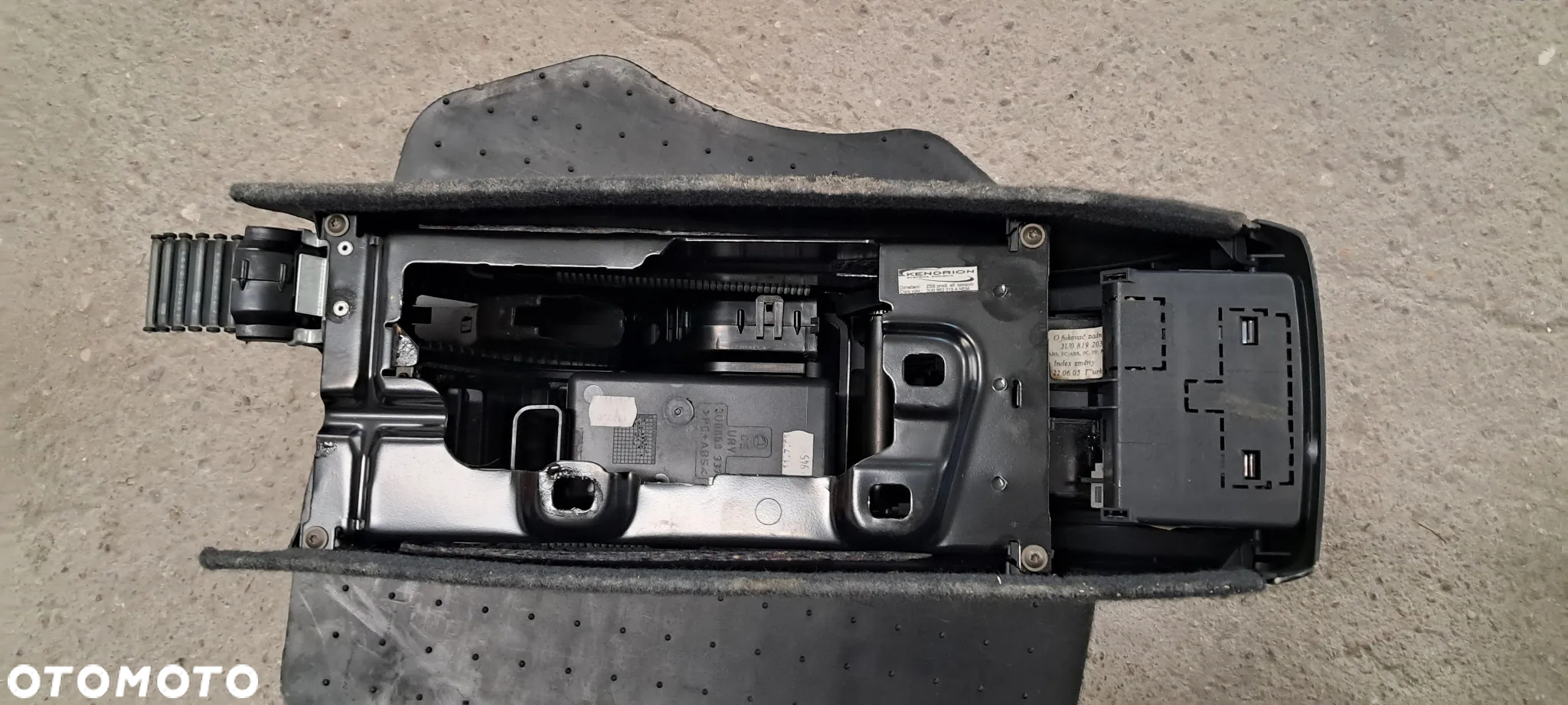 Podłokietnik Welurowy Kompletny Skoda Superb I 3U0863319A - 10