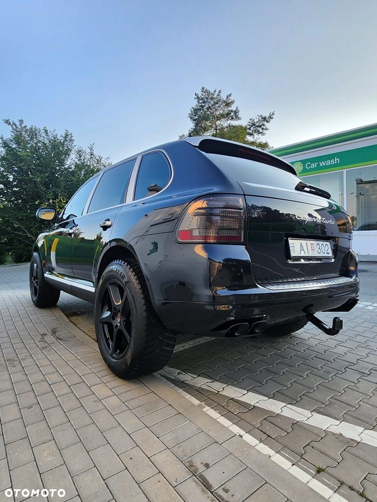 Porsche Cayenne Turbo - 8
