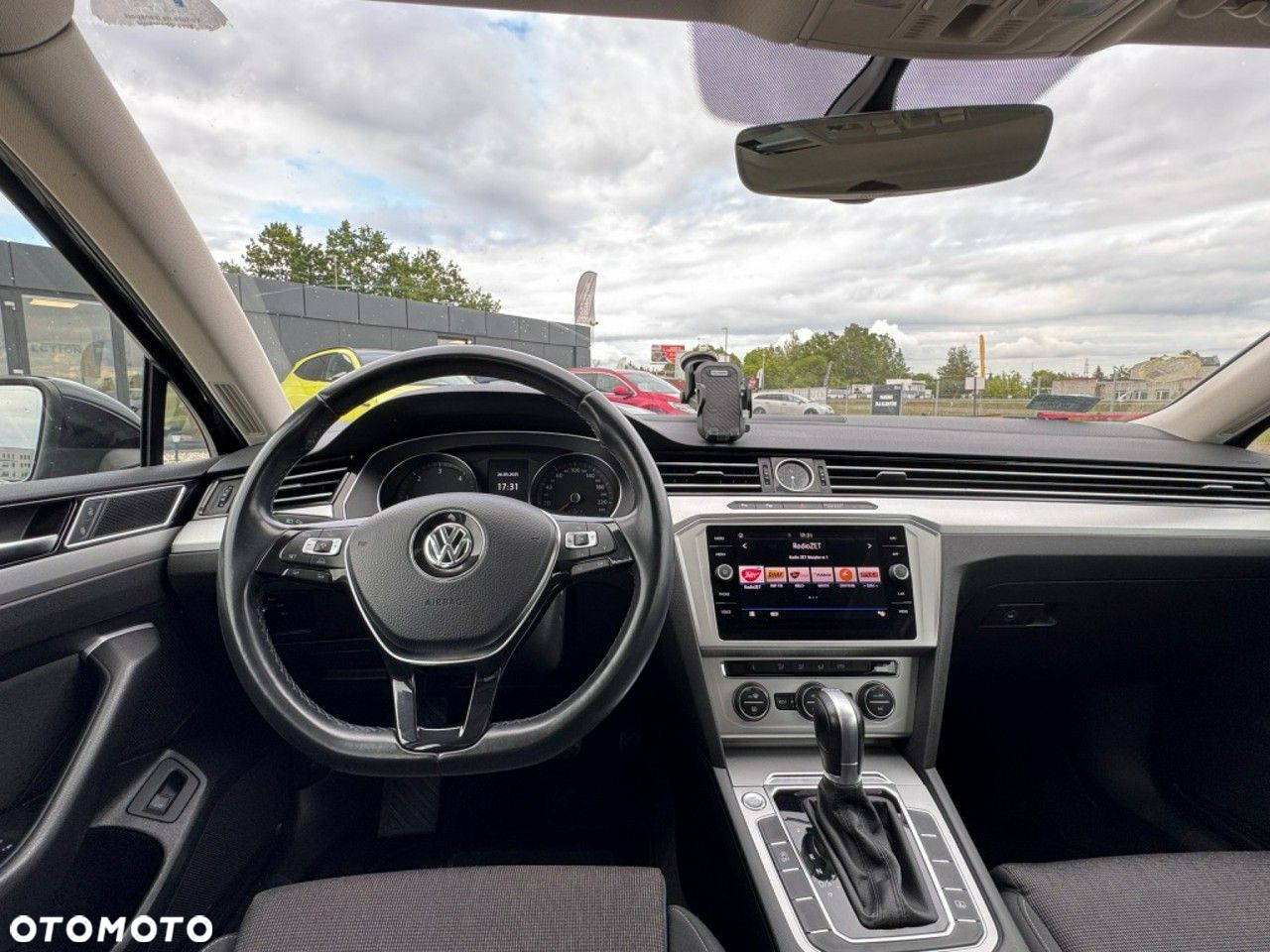 Volkswagen Passat - 13