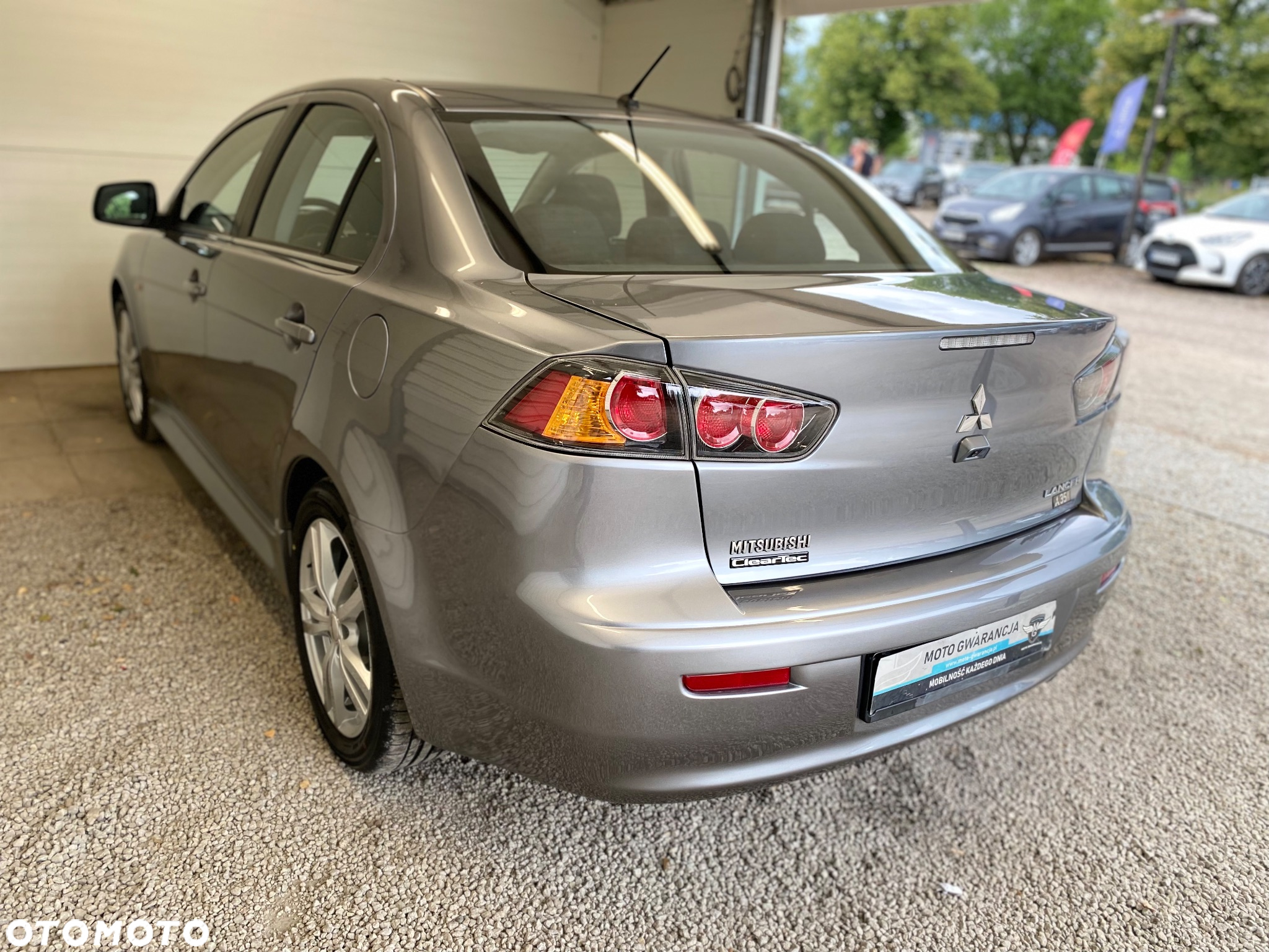 Mitsubishi Lancer 1.6 Invite - 4