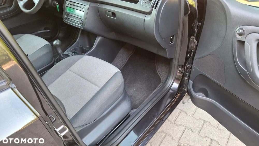 Skoda Fabia 1.2 HTP Ambiente - 11