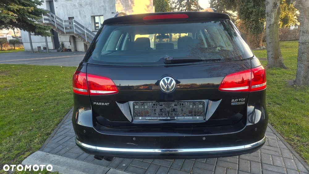 Volkswagen Passat - 4