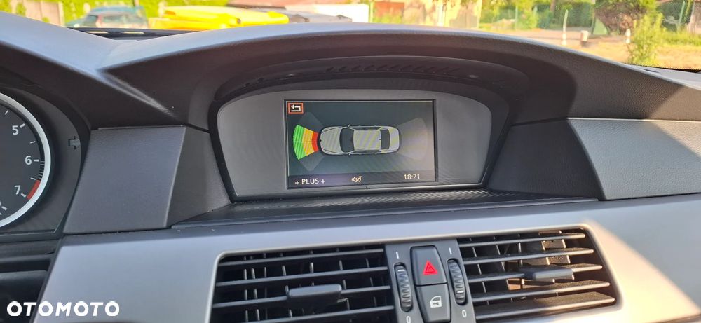 BMW Seria 5 520i - 13