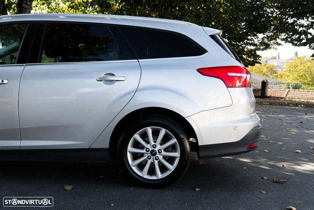 Ford Focus SW - 36