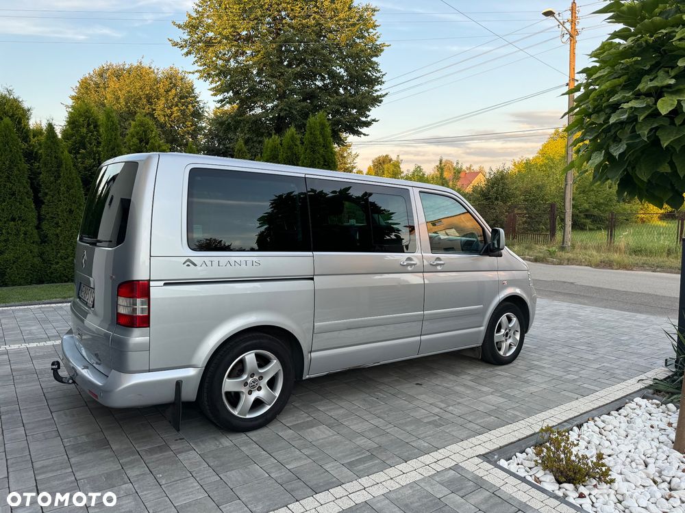 Volkswagen Multivan - 10