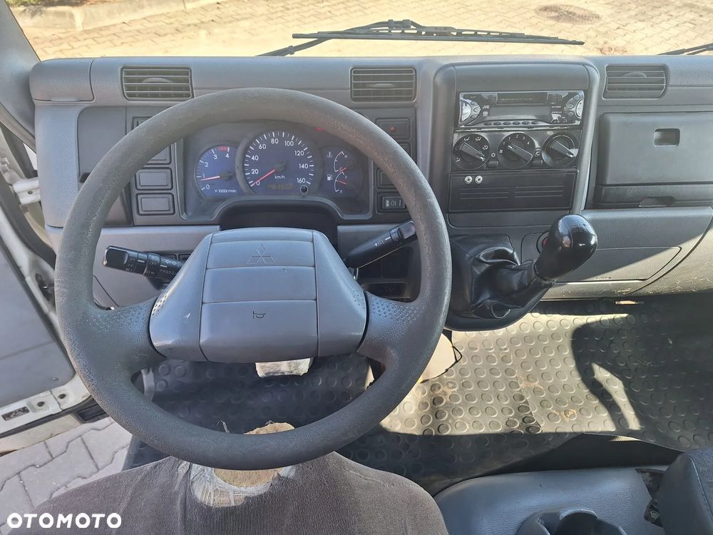 Mitsubishi Canter - 12