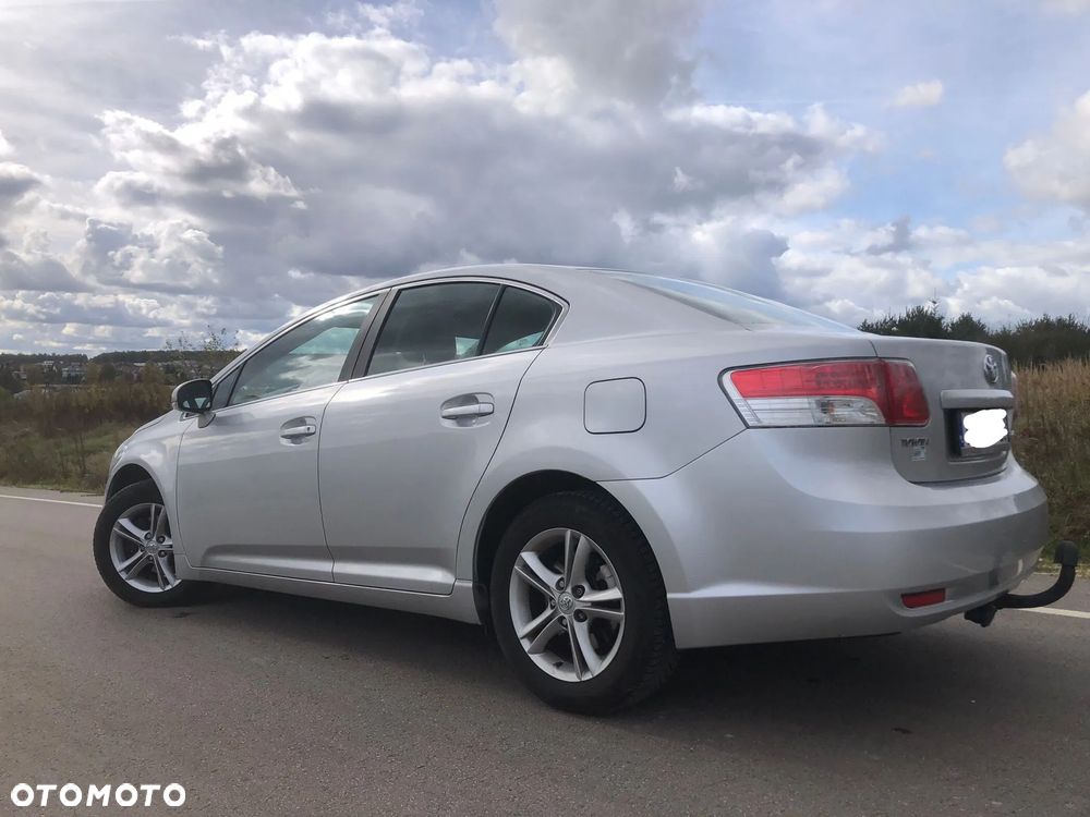 Toyota Avensis - 6