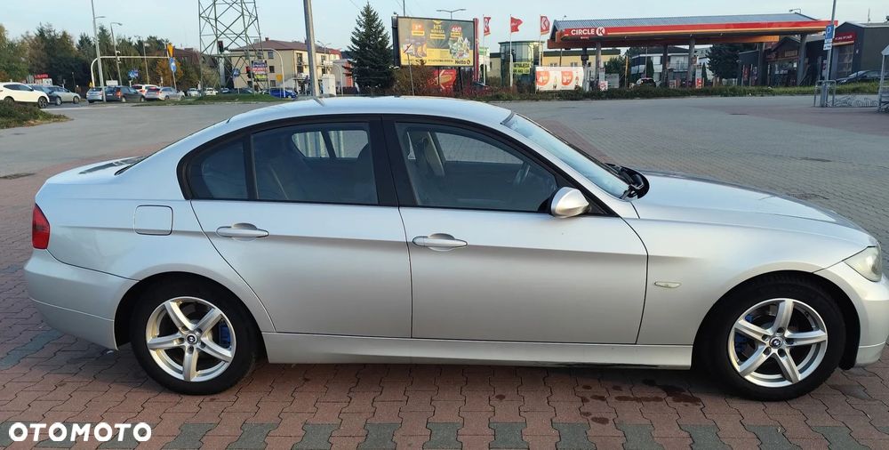 BMW 318I 2006 photo 4