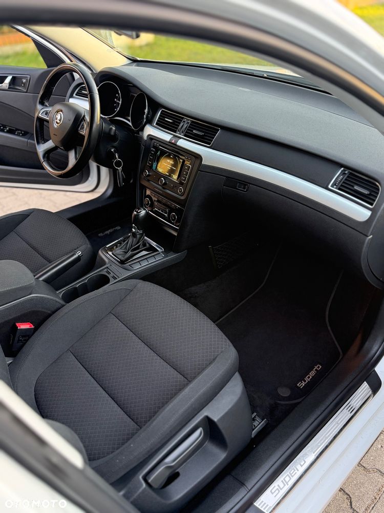 Skoda Superb 2.0 TDI DSG Exclusive - 13