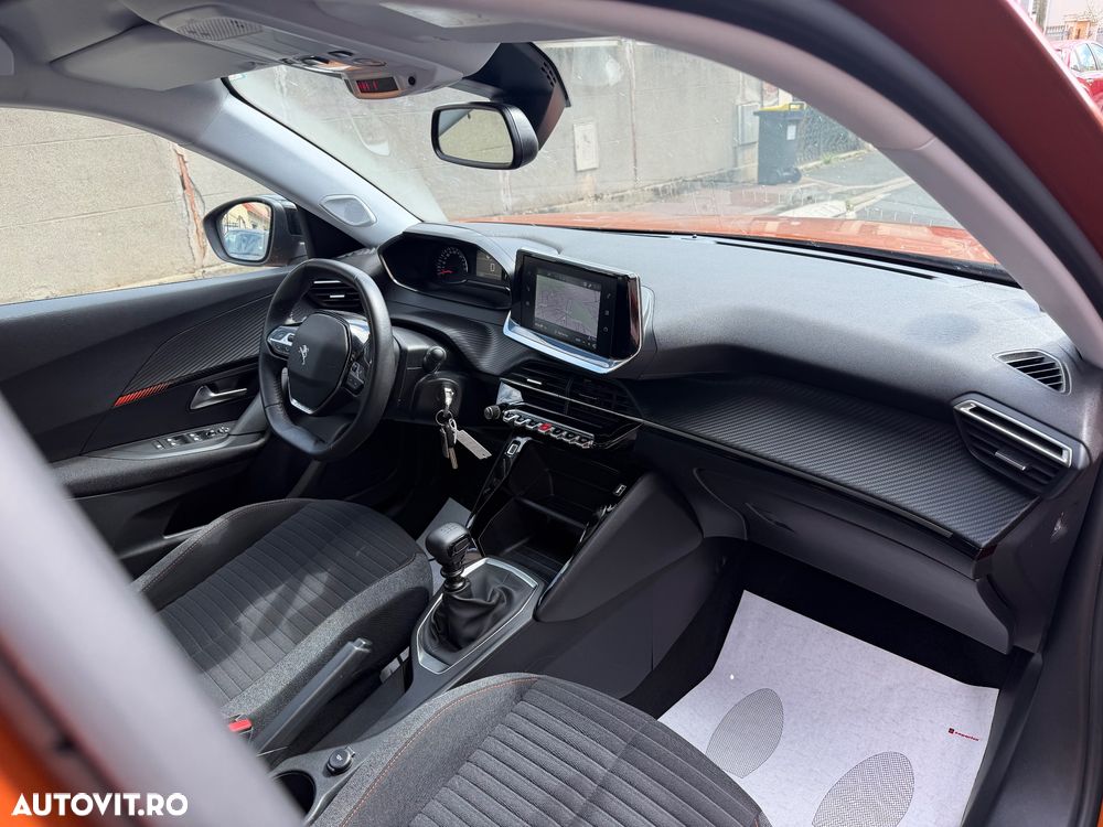Peugeot 2008 PureTech 130 Allure - 6