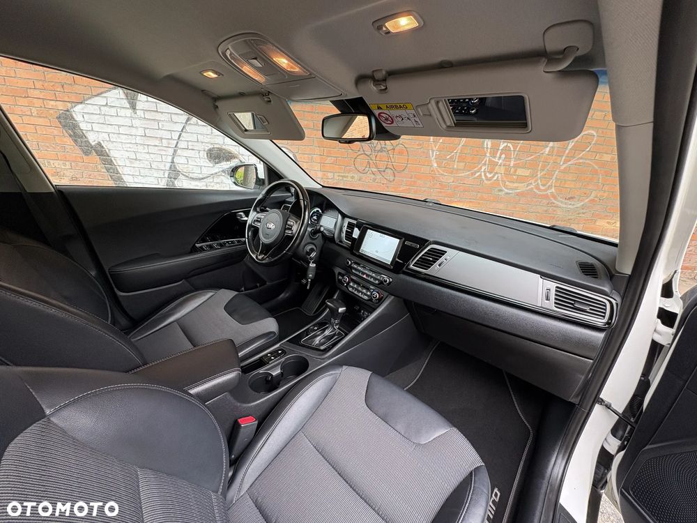 Kia Niro 1.6 GDI 2WD Vision - 25