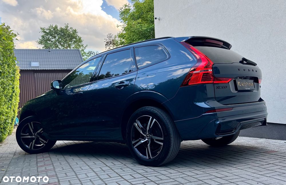 Volvo XC 60 B4 D AWD Plus Dark - 4