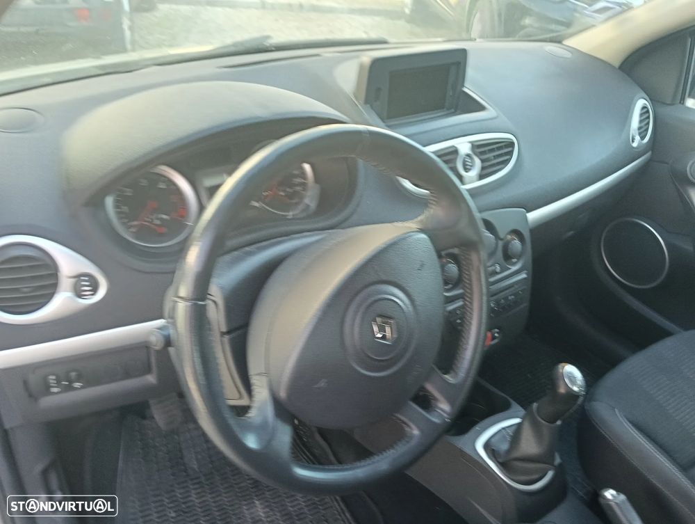 Renault Clio 1.5 dCi Privilège - 6