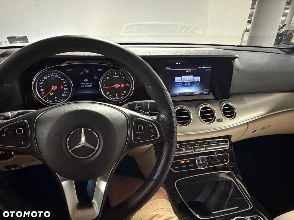 Mercedes-Benz Klasa E 220 d 9G-TRONIC - 19