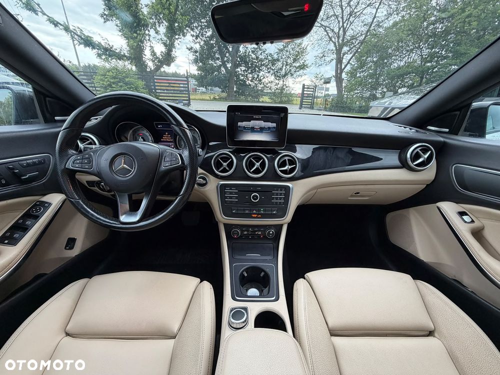 Mercedes-Benz CLA 250 7G-DCT AMG Line - 13