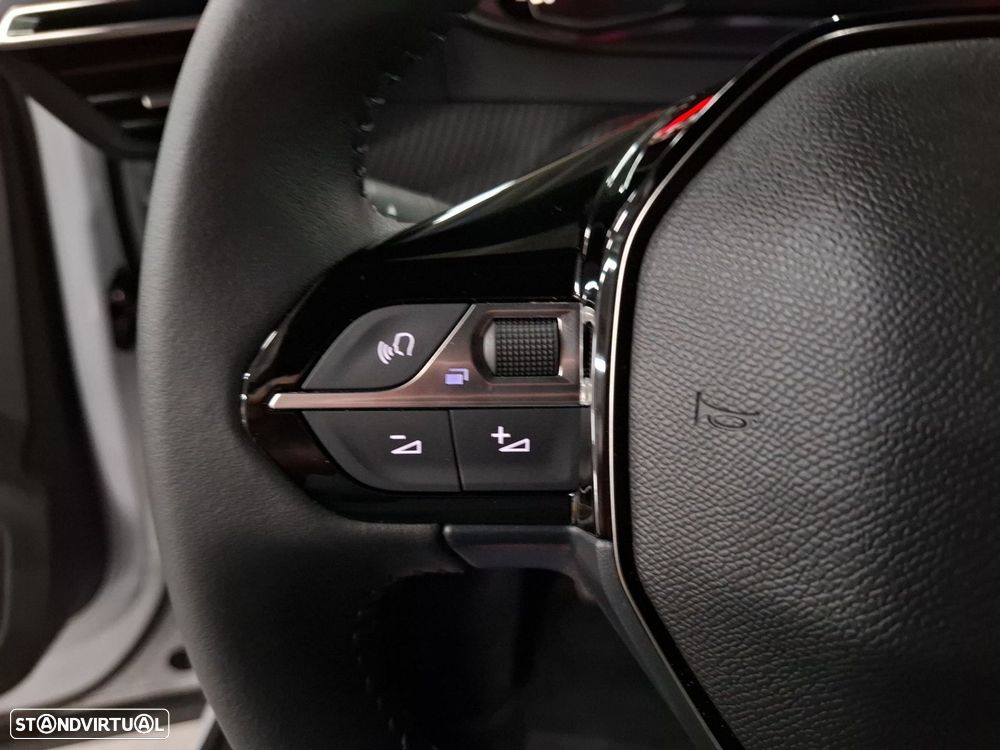 Peugeot 2008 1.2 PureTech Style — fotografia 16
