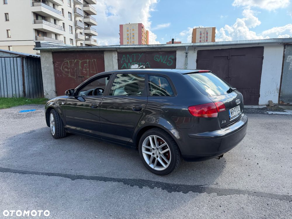 Audi A3 Sportback - 2