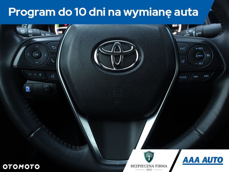 Toyota Camry - 20