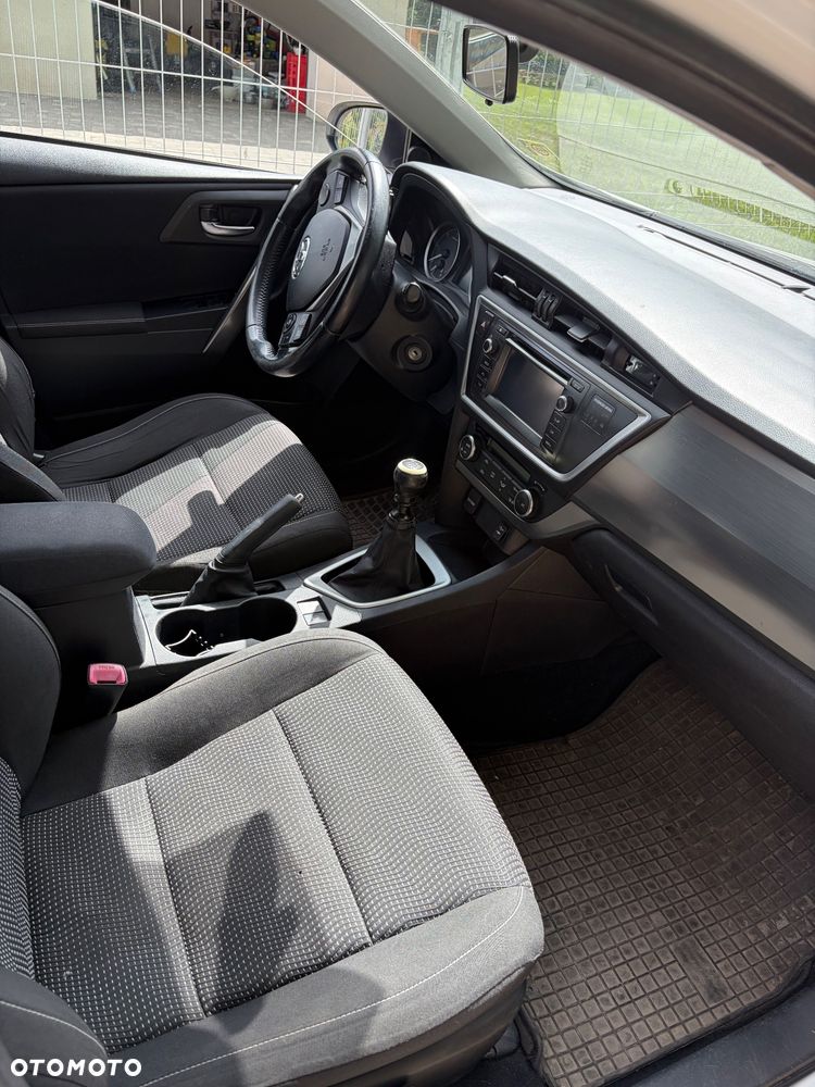 Toyota Auris 2.0 D-4D Dynamic - 5