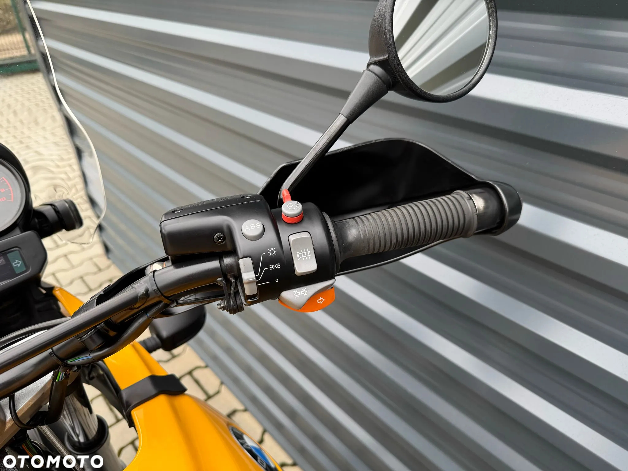 BMW R - 8