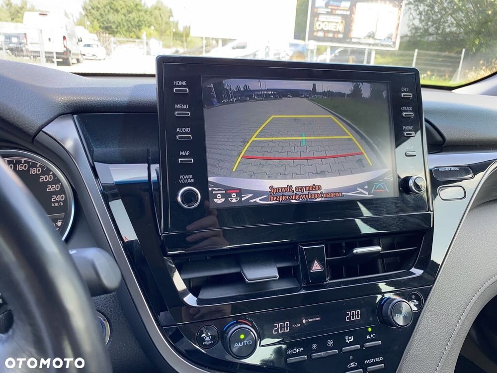 Toyota Camry 2.5 Hybrid Executive CVT - 14