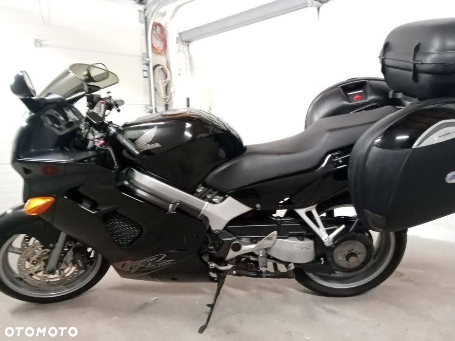 Honda VFR - 14