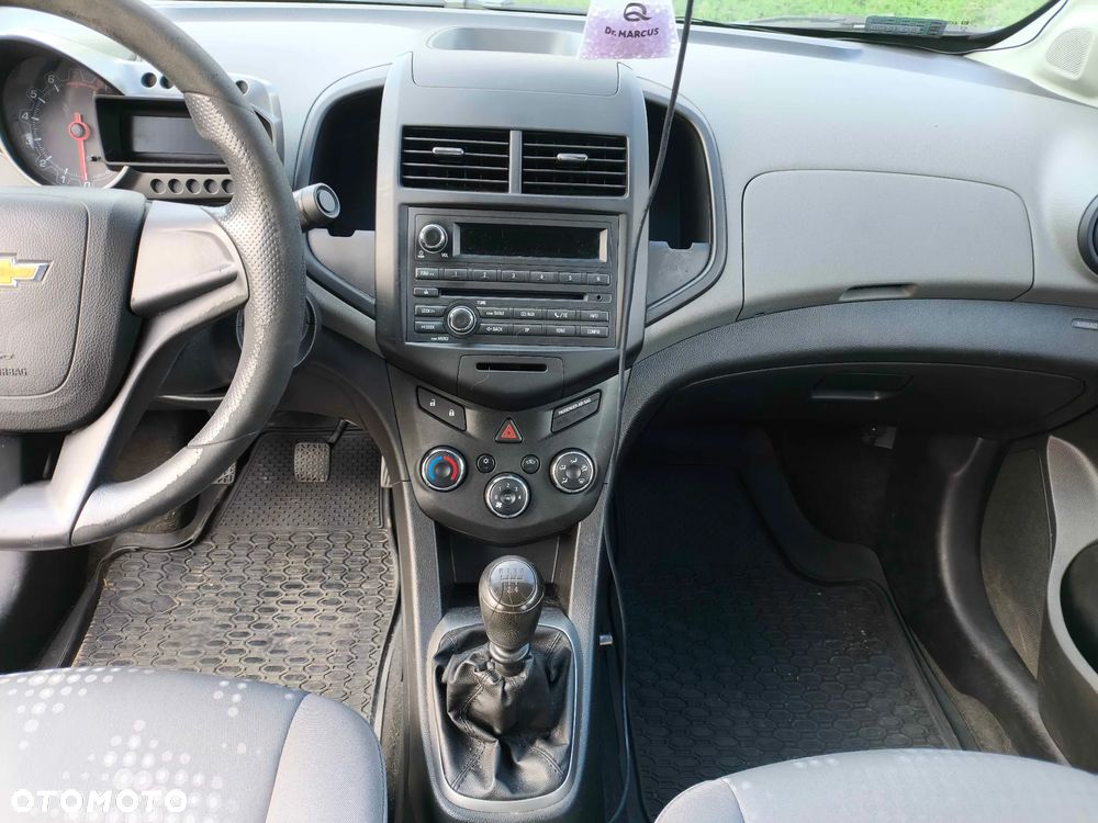 Chevrolet Aveo - 14