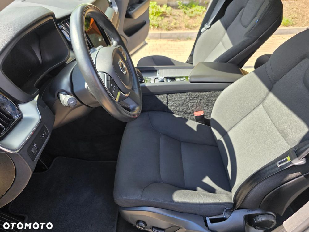 Volvo XC 60 B4 B Momentum Pro - 37