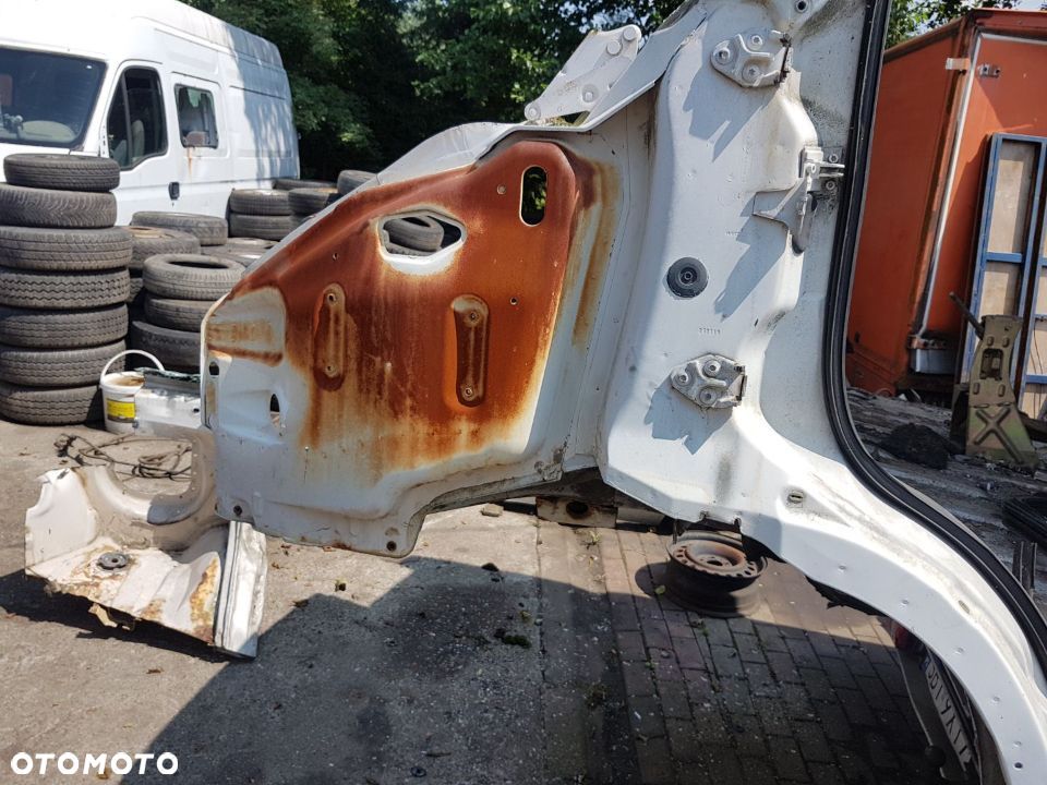 Podłużnica ćwiartka lewa prawa Iveco 2000-
