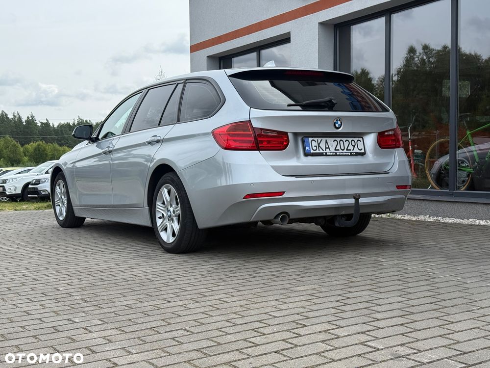 BMW Seria 3 318d Sport Line - 14